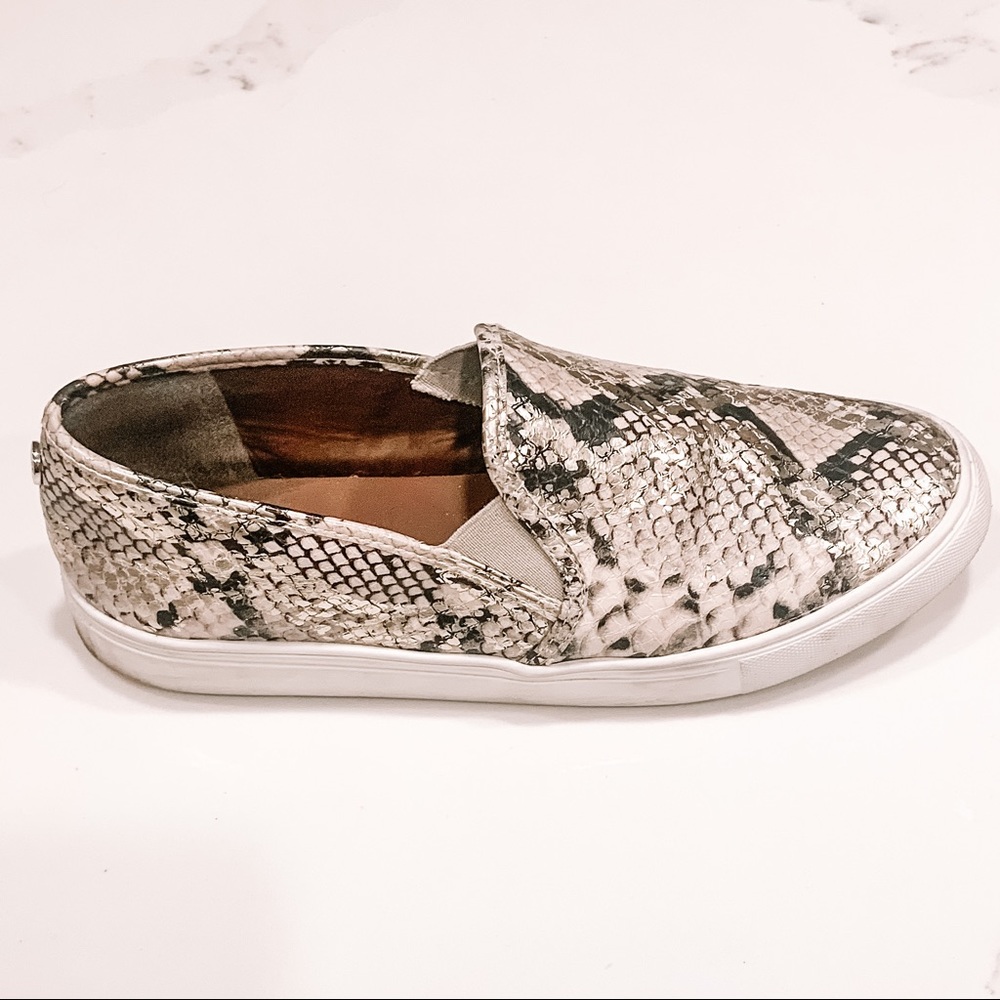 Steve Madden Safary Sneaker Size 10
